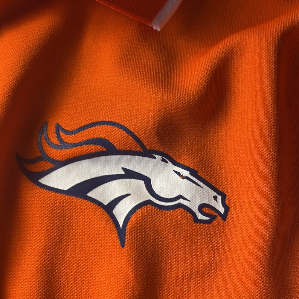 NFL Women’s Broncos Logo Polo Color Orange/White Size Medium - Picture 2 of 4